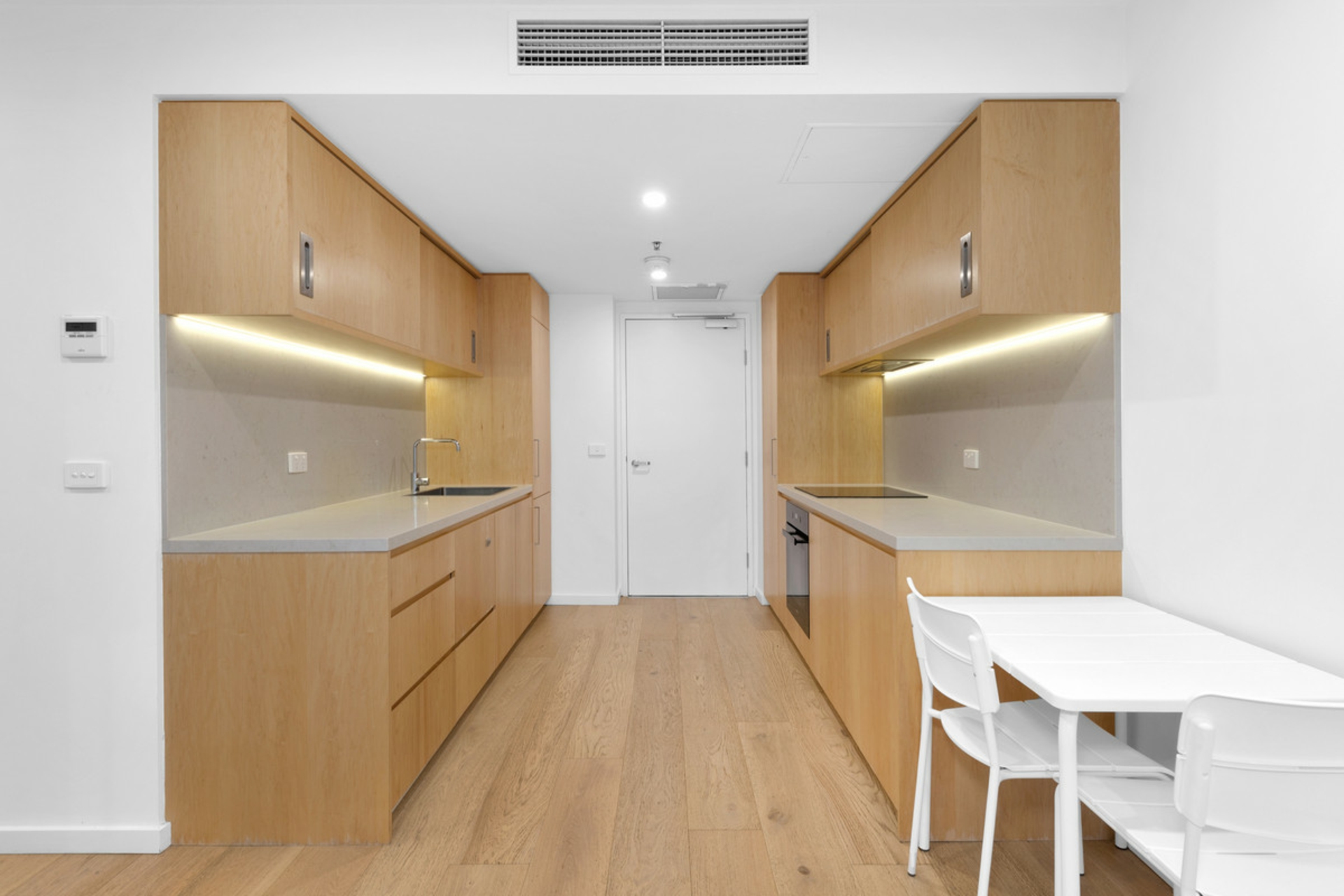 405/27 Lonsdale Street — photo 6 of 16