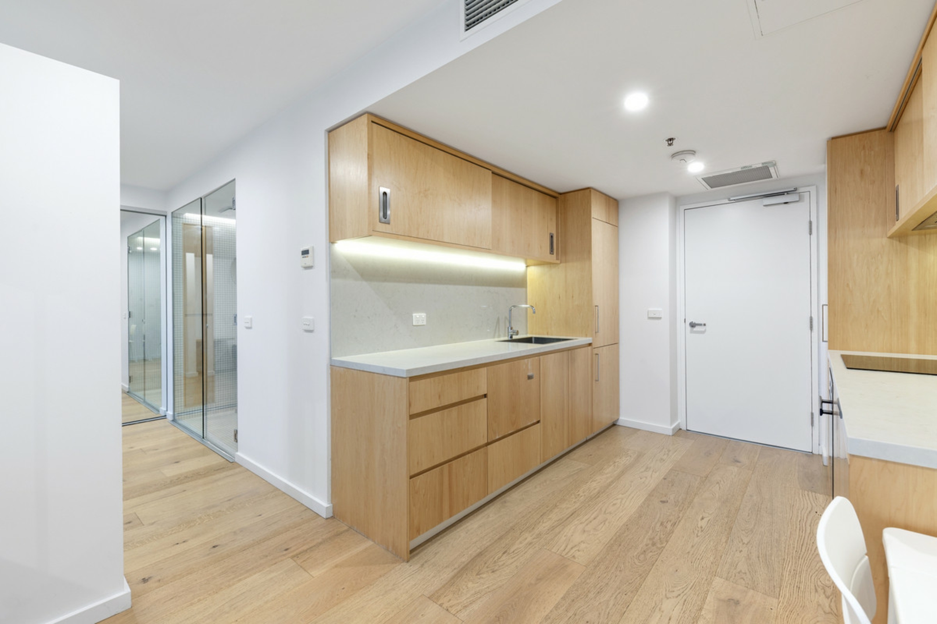405/27 Lonsdale Street — photo 7 of 16