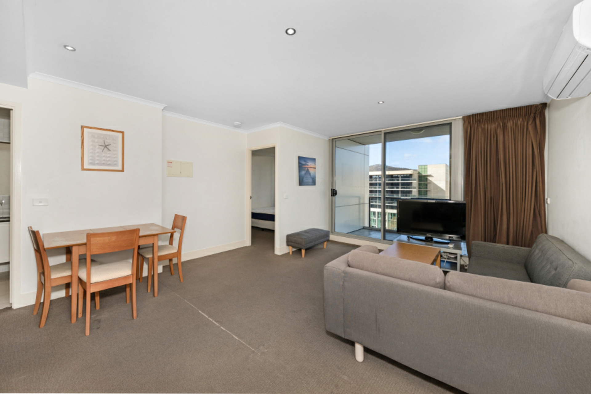164/77 Northbourne Avenue — photo 2 of 18