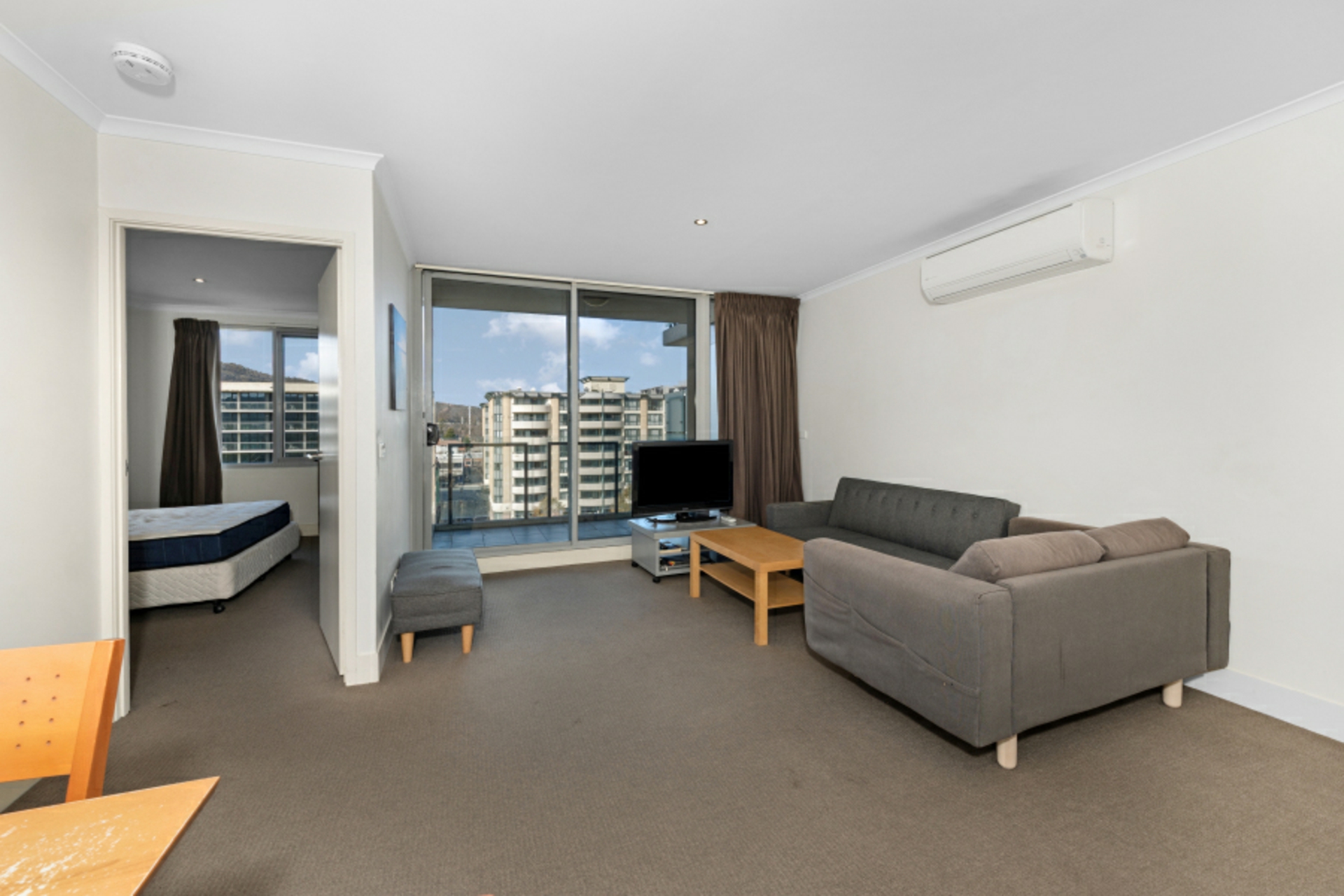 164/77 Northbourne Avenue — photo 3 of 18