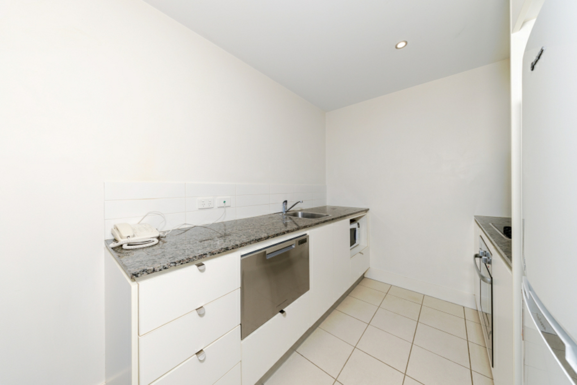 164/77 Northbourne Avenue — photo 6 of 18