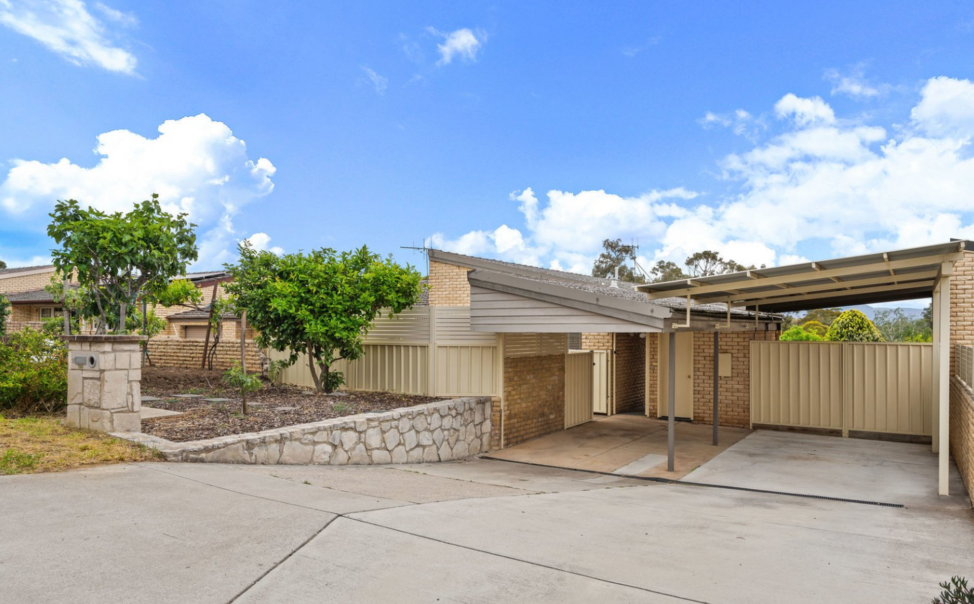 26 Epenarra Close — photo from LJ Hooker Canberra City