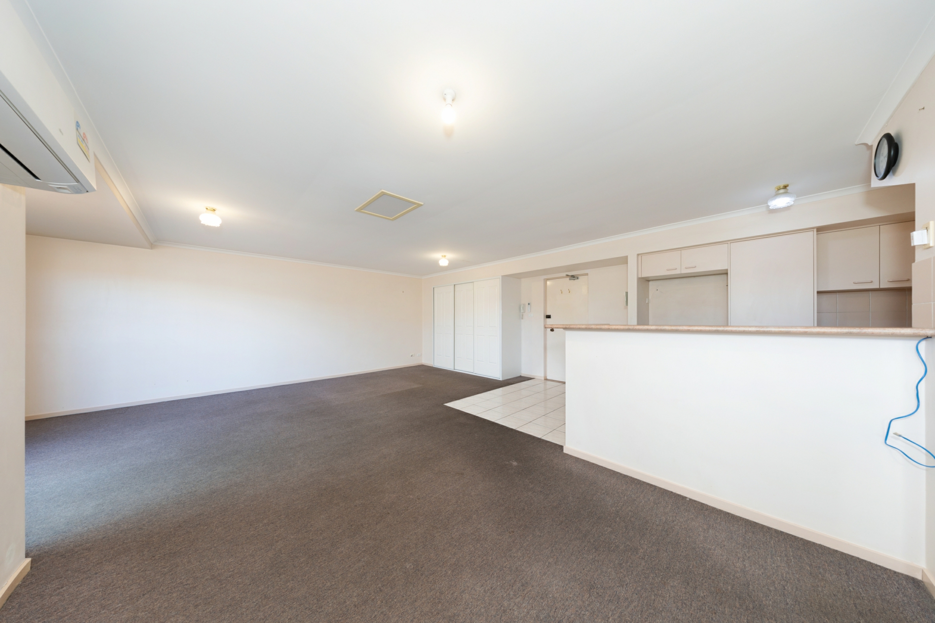 70/11 Fawkner Street — photo 3 of 18