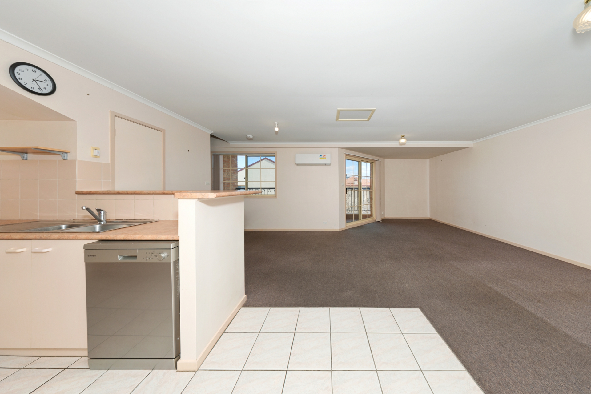 70/11 Fawkner Street — photo 4 of 18