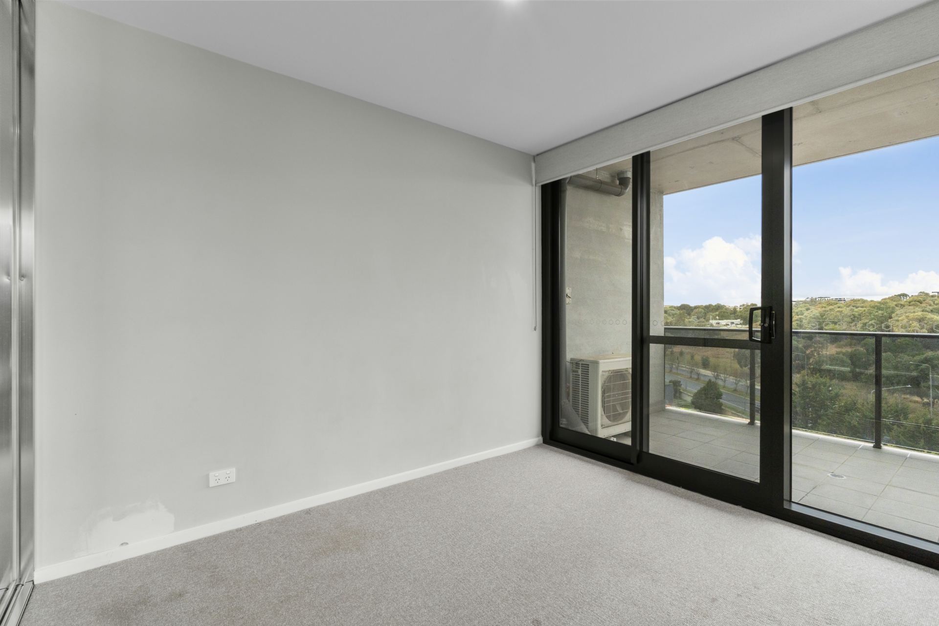716/120 Eastern Valley Way — photo 11 of 15