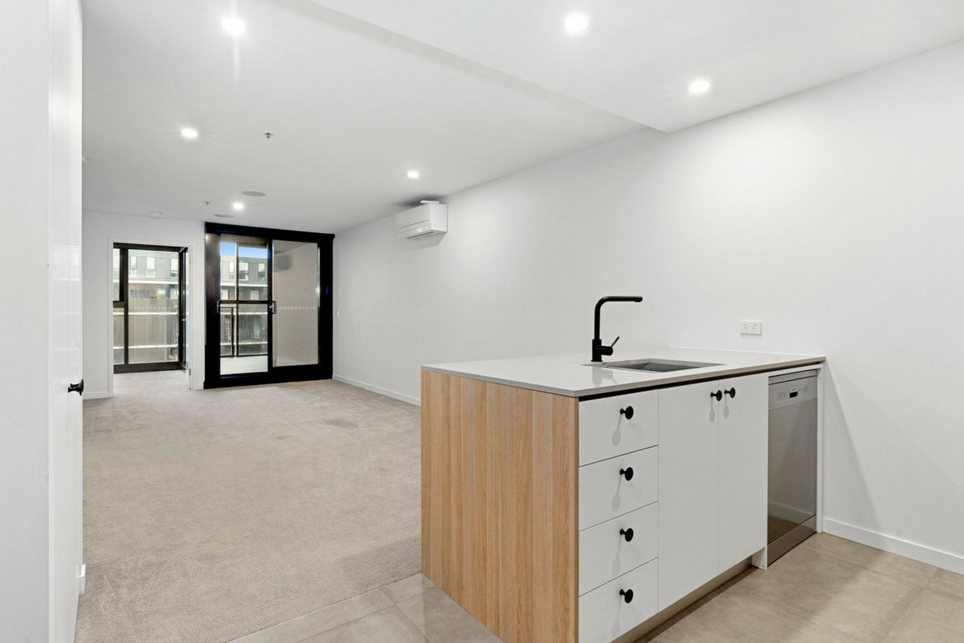 624/1 Elouera Street — photo from LJ Hooker Canberra City