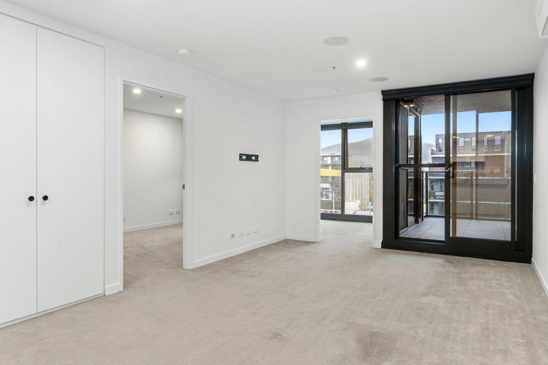 624/1 Elouera Street — photo 4 of 10