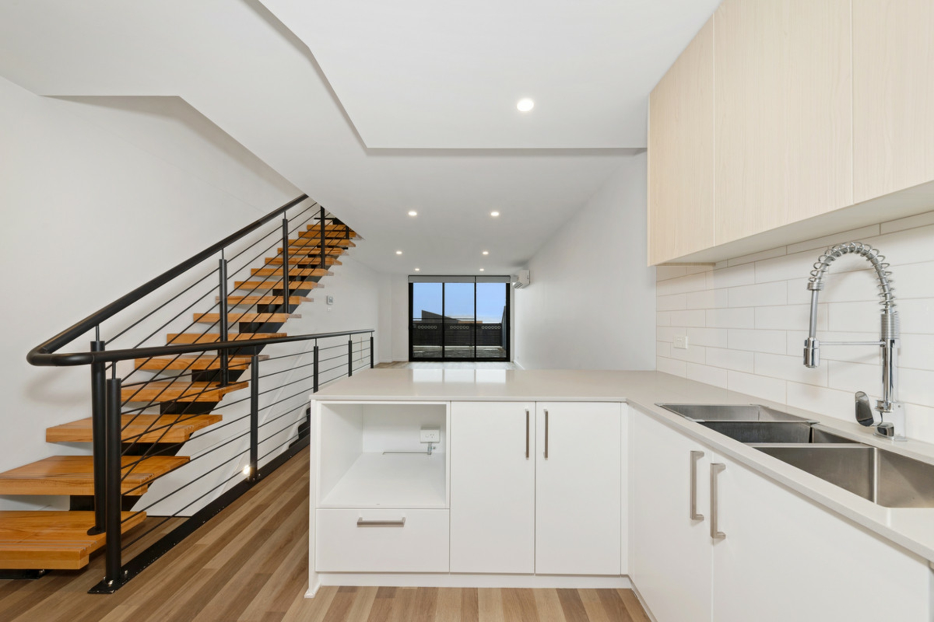 2/1 Calaby Street — photo 2 of 20
