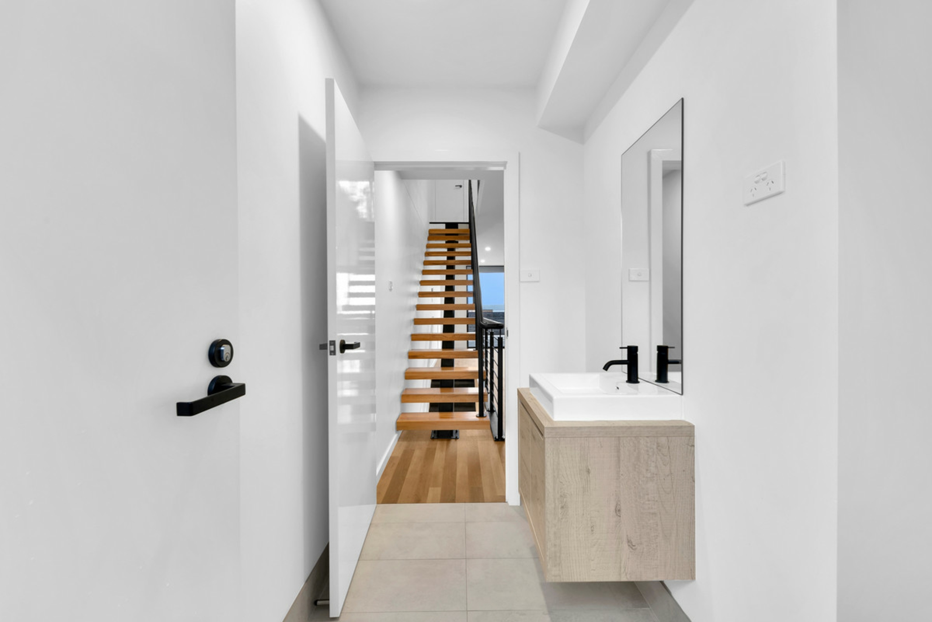2/1 Calaby Street — photo 7 of 20