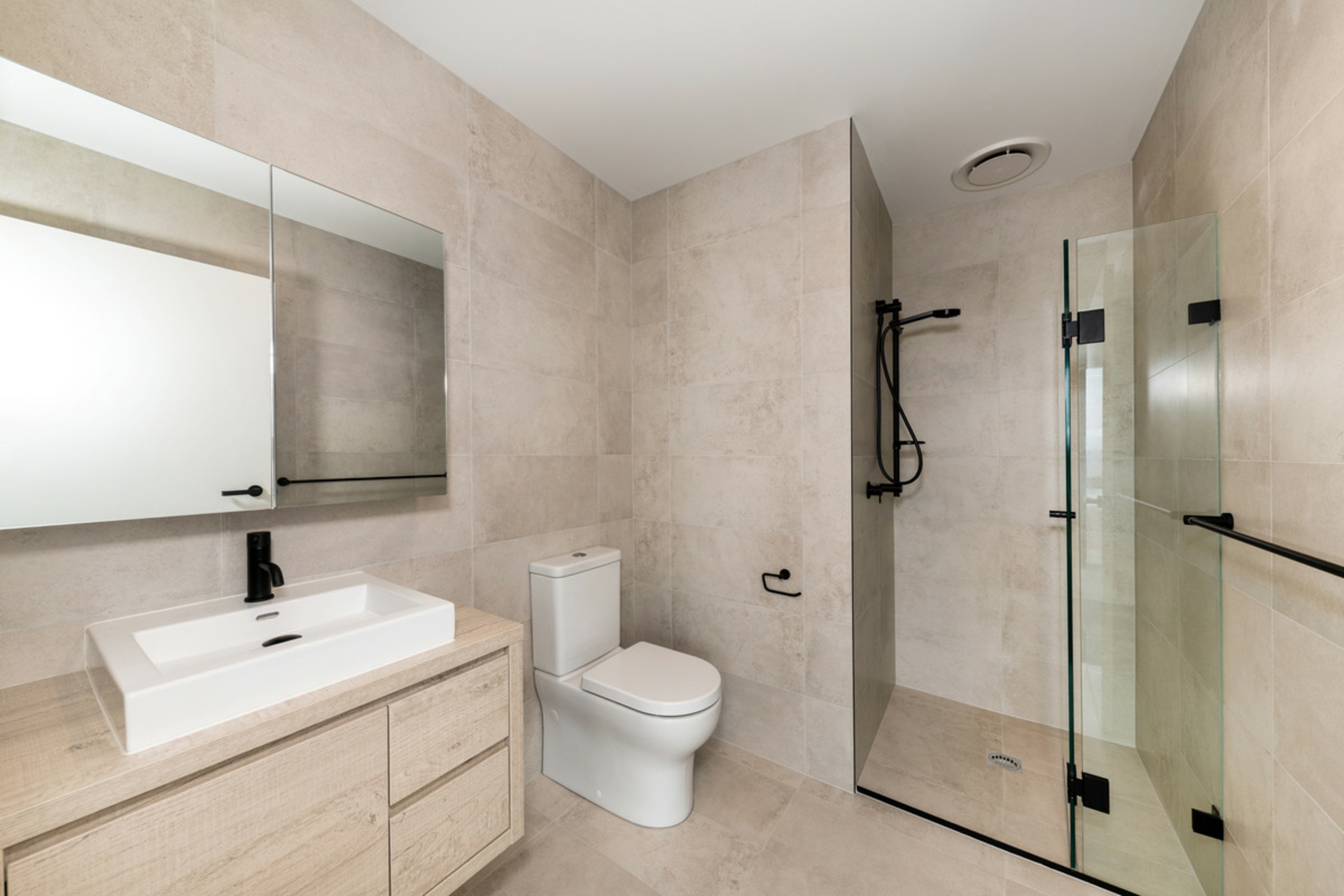 2/1 Calaby Street — photo 12 of 20