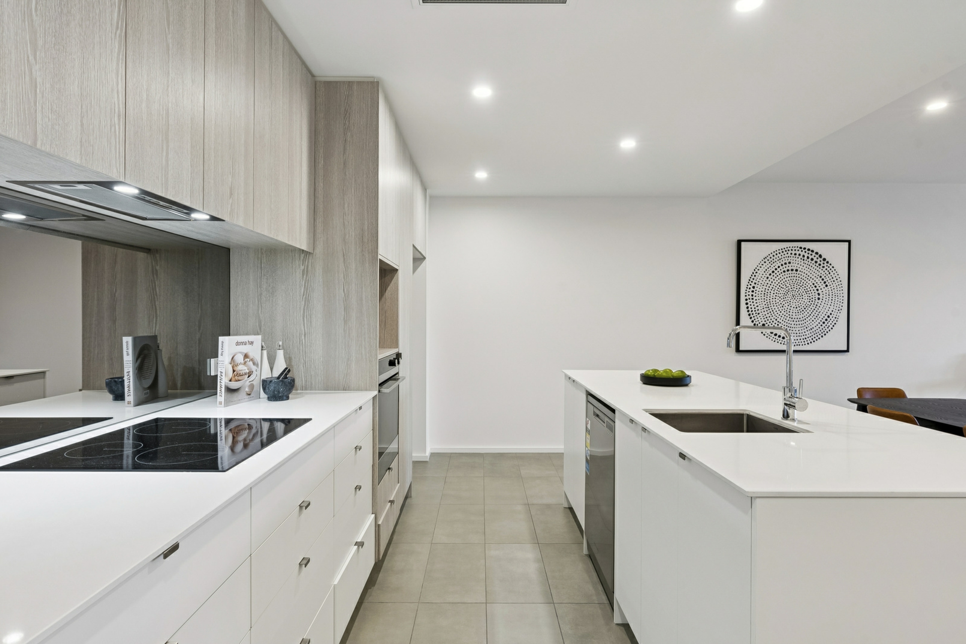 519/253 Northbourne Avenue — photo 8 of 30