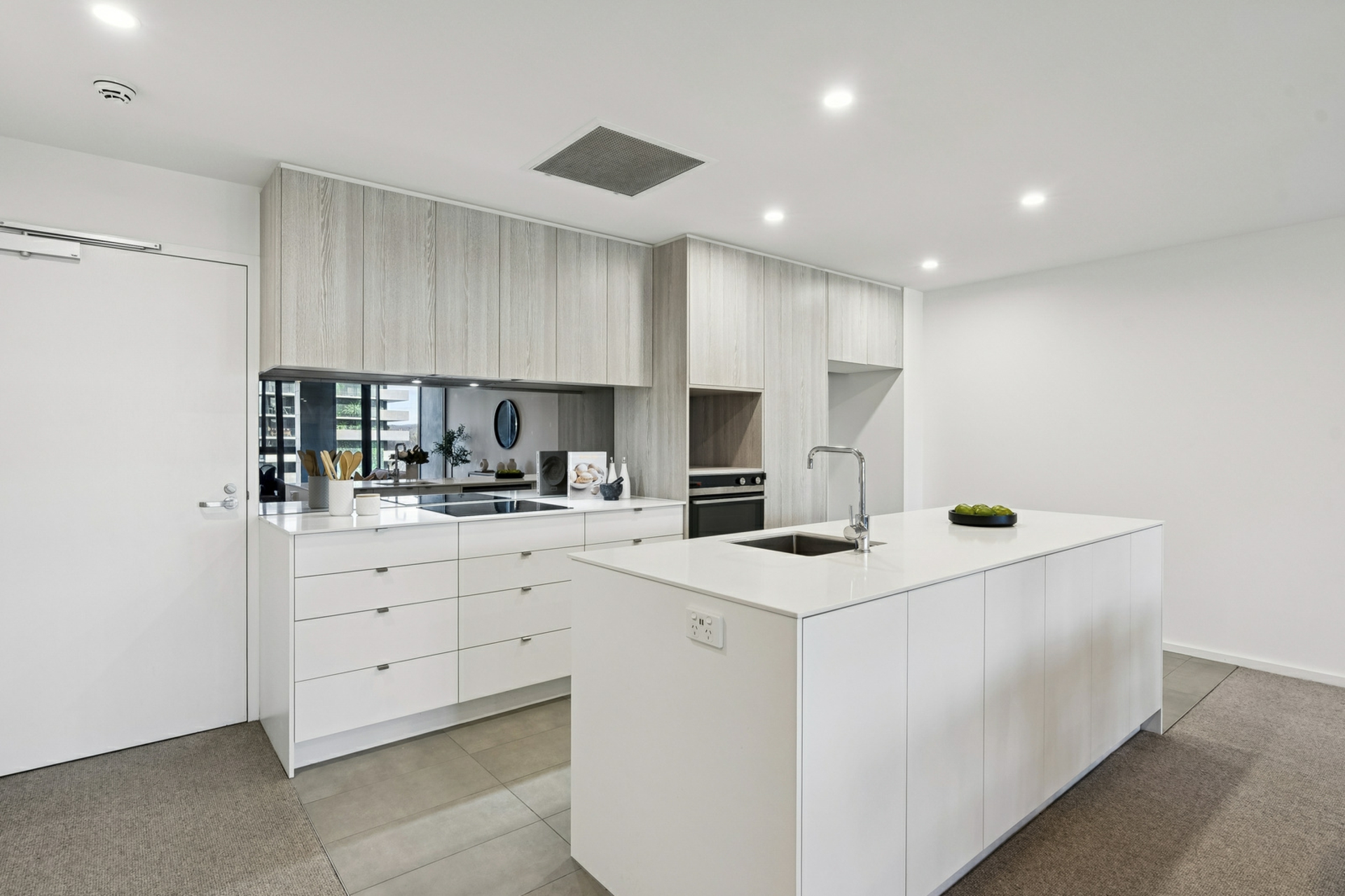 519/253 Northbourne Avenue — photo 9 of 30
