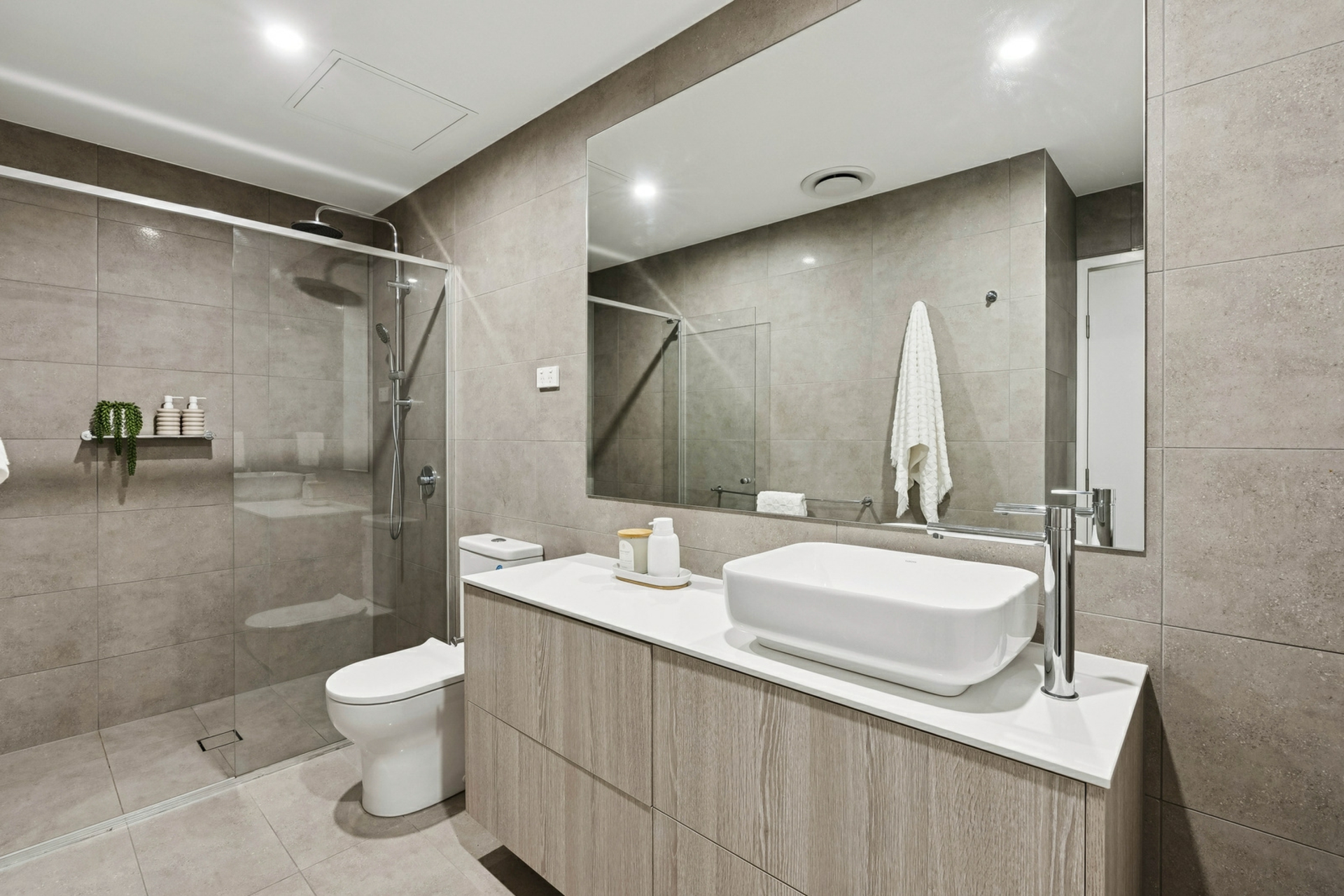 519/253 Northbourne Avenue — photo 14 of 30
