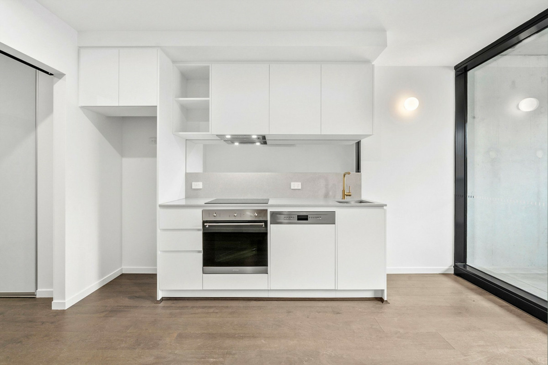 119/81 Cooyong Street — photo from LJ Hooker Canberra City