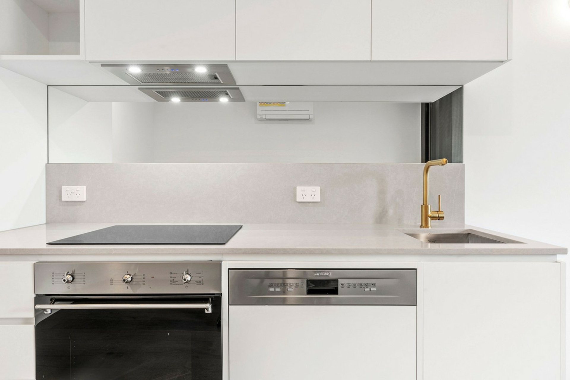 119/81 Cooyong Street — photo 3 of 11
