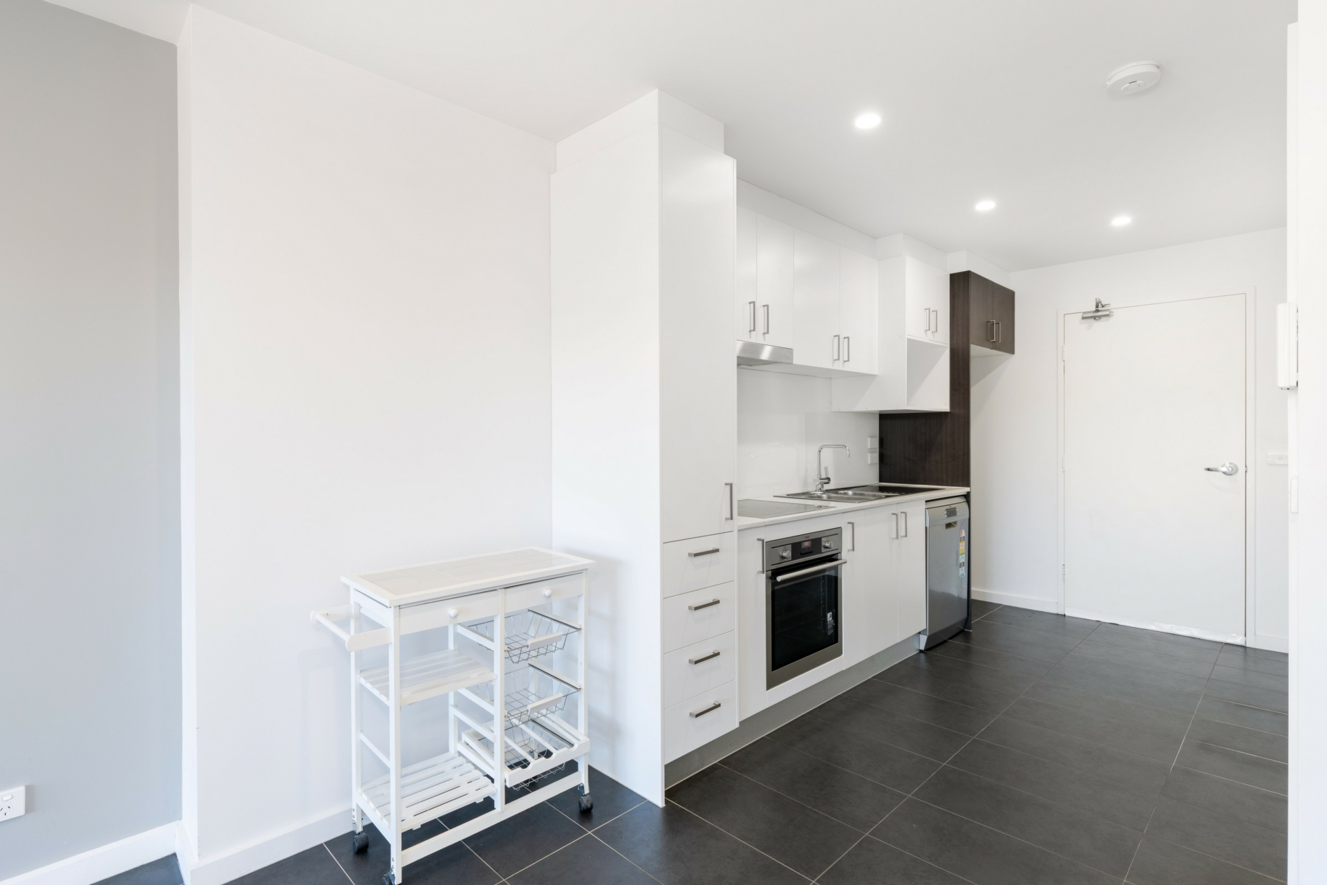 12/50 Hillcrest Street — photo 3 of 14