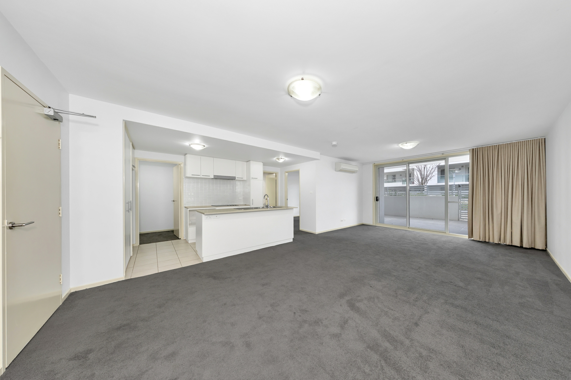 167/60 College Street — photo from LJ Hooker Canberra City