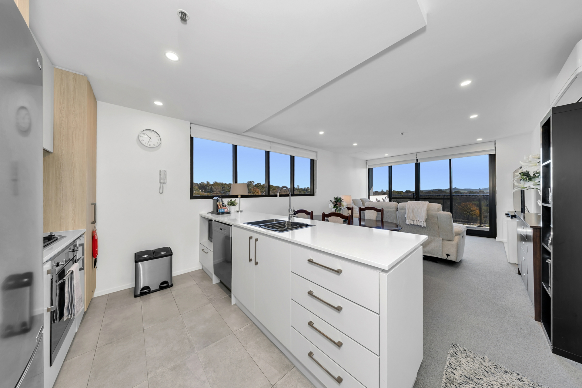63/11 Irving Street — photo 5 of 24