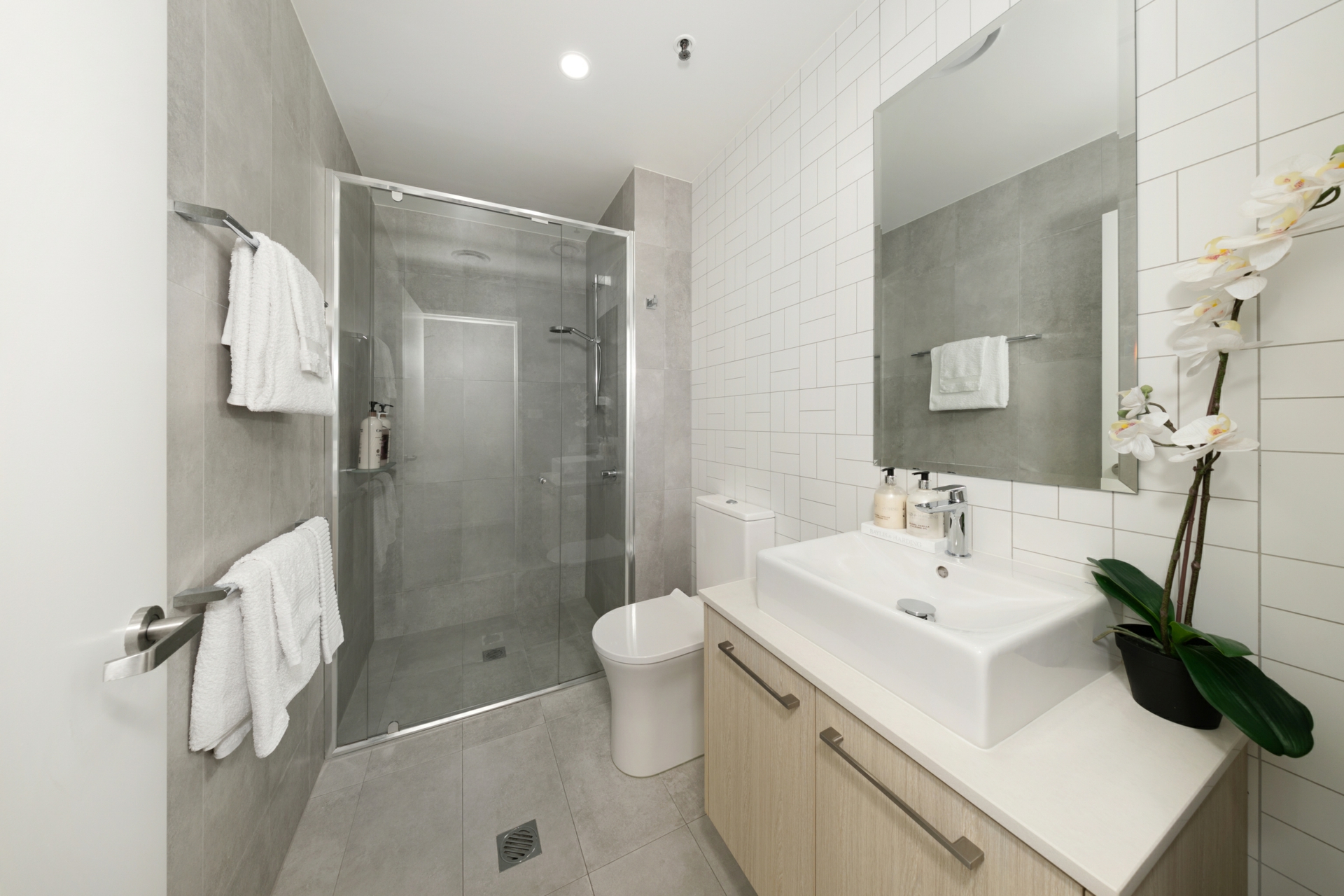 63/11 Irving Street — photo 10 of 24