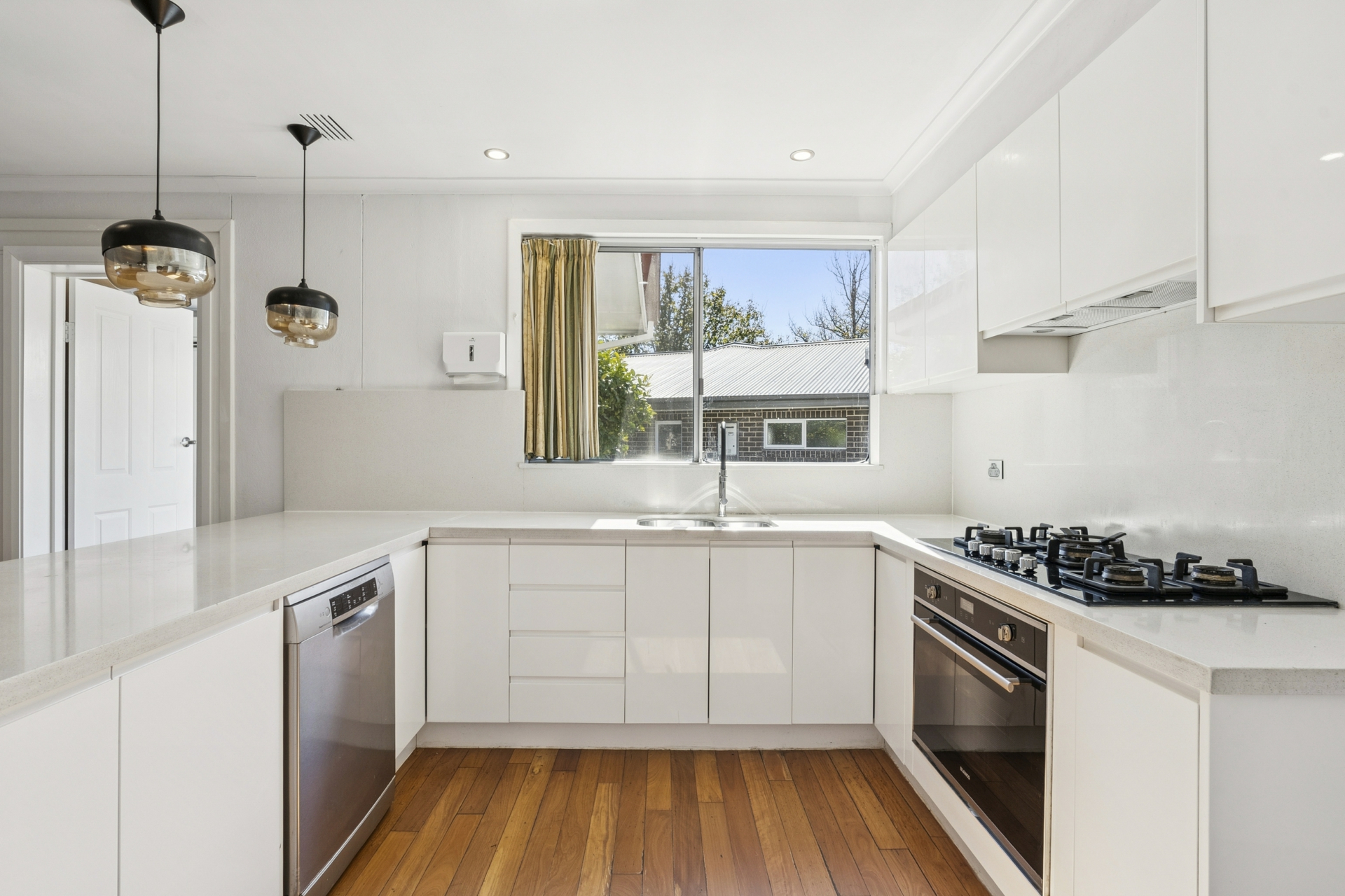 96 Cowper Street — photo 10 of 27