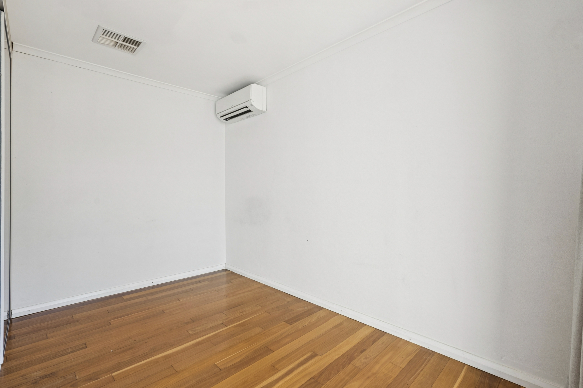 96 Cowper Street — photo 14 of 27
