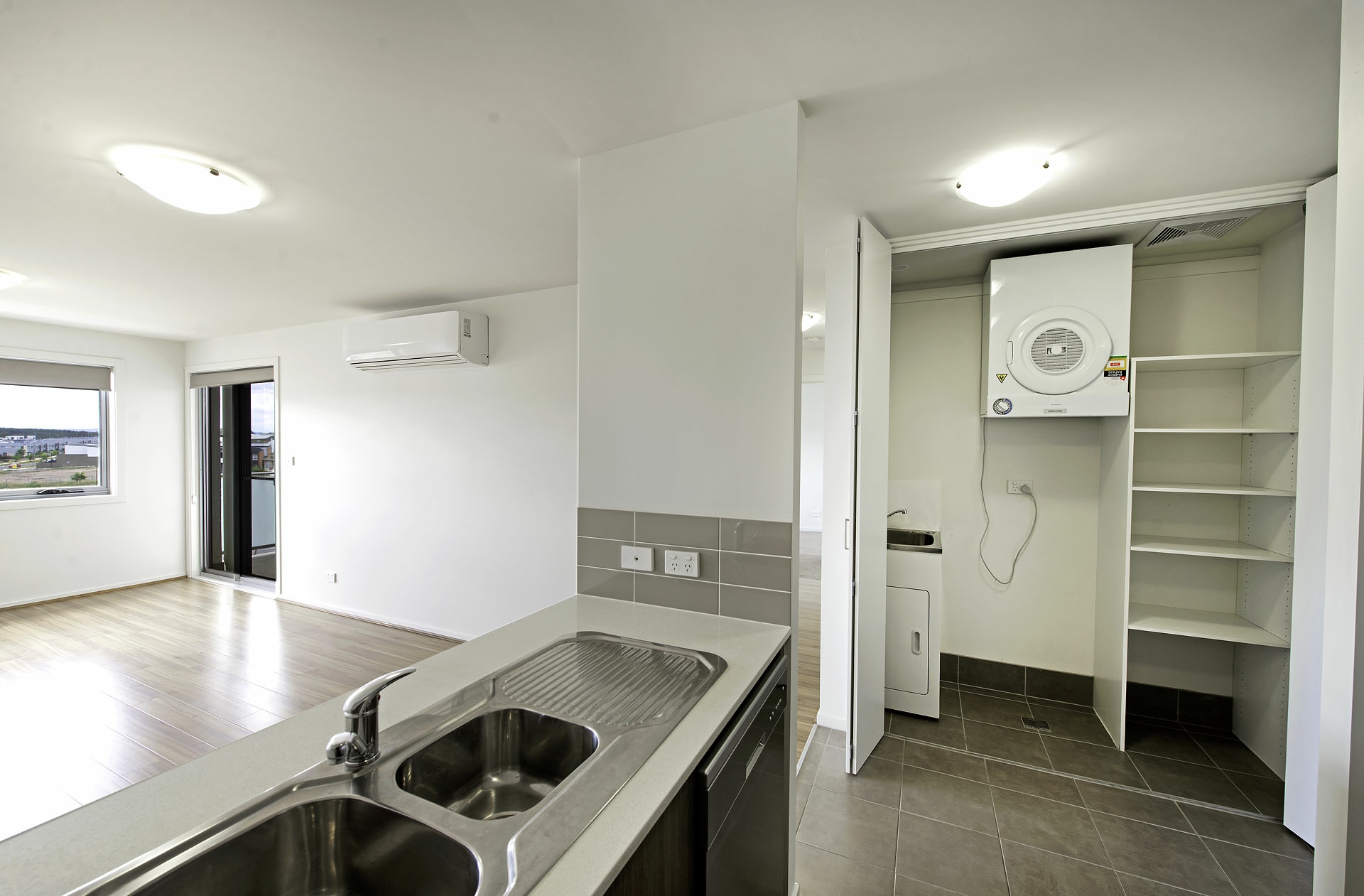 113/41 Philip Hodgins Street — photo 3 of 10