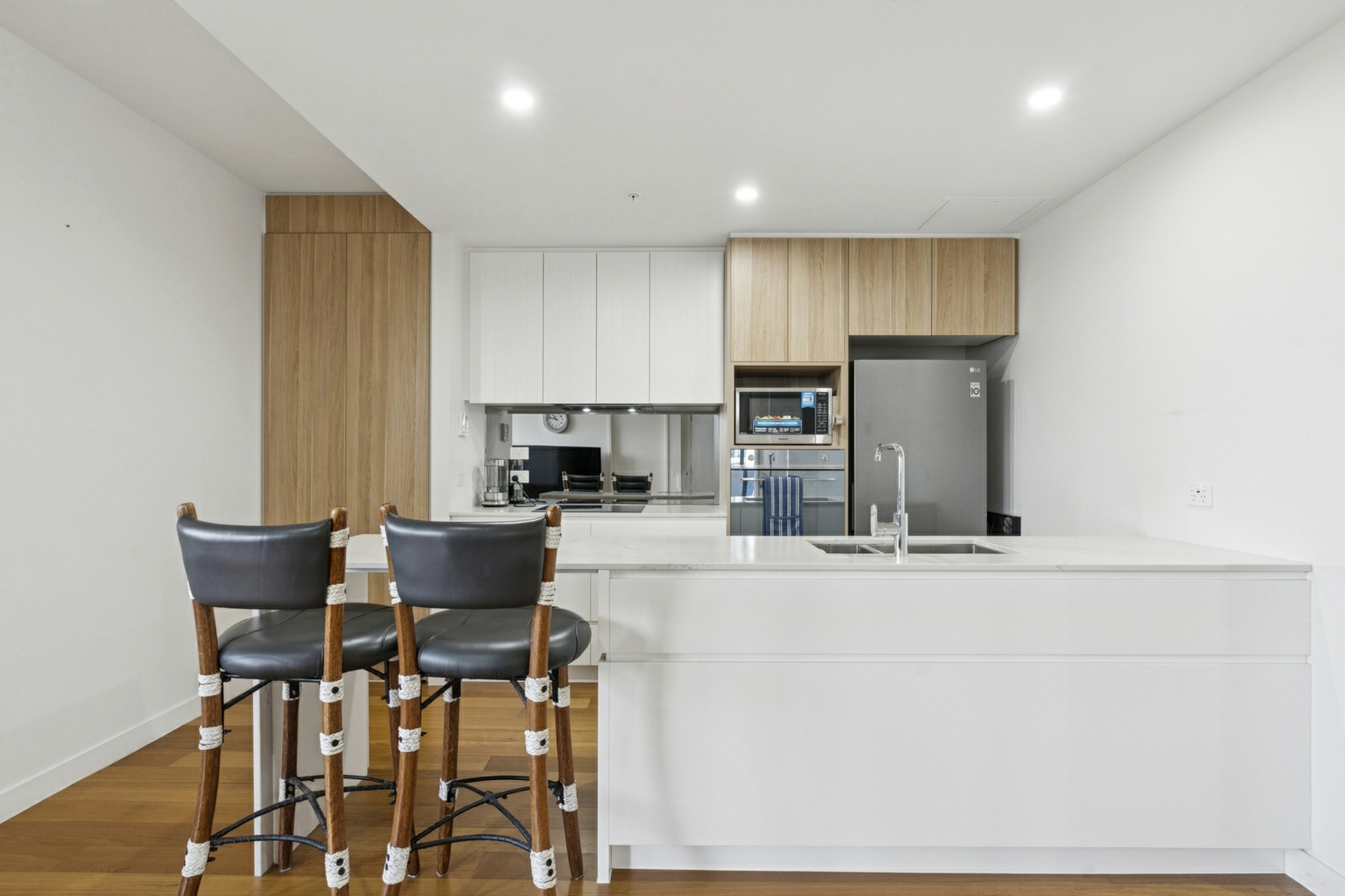 320/45 Ainslie Avenue — photo 5 of 21