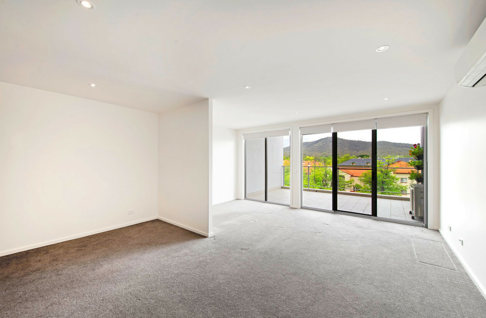 58/35 Torrens Street — photo from LJ Hooker Canberra City