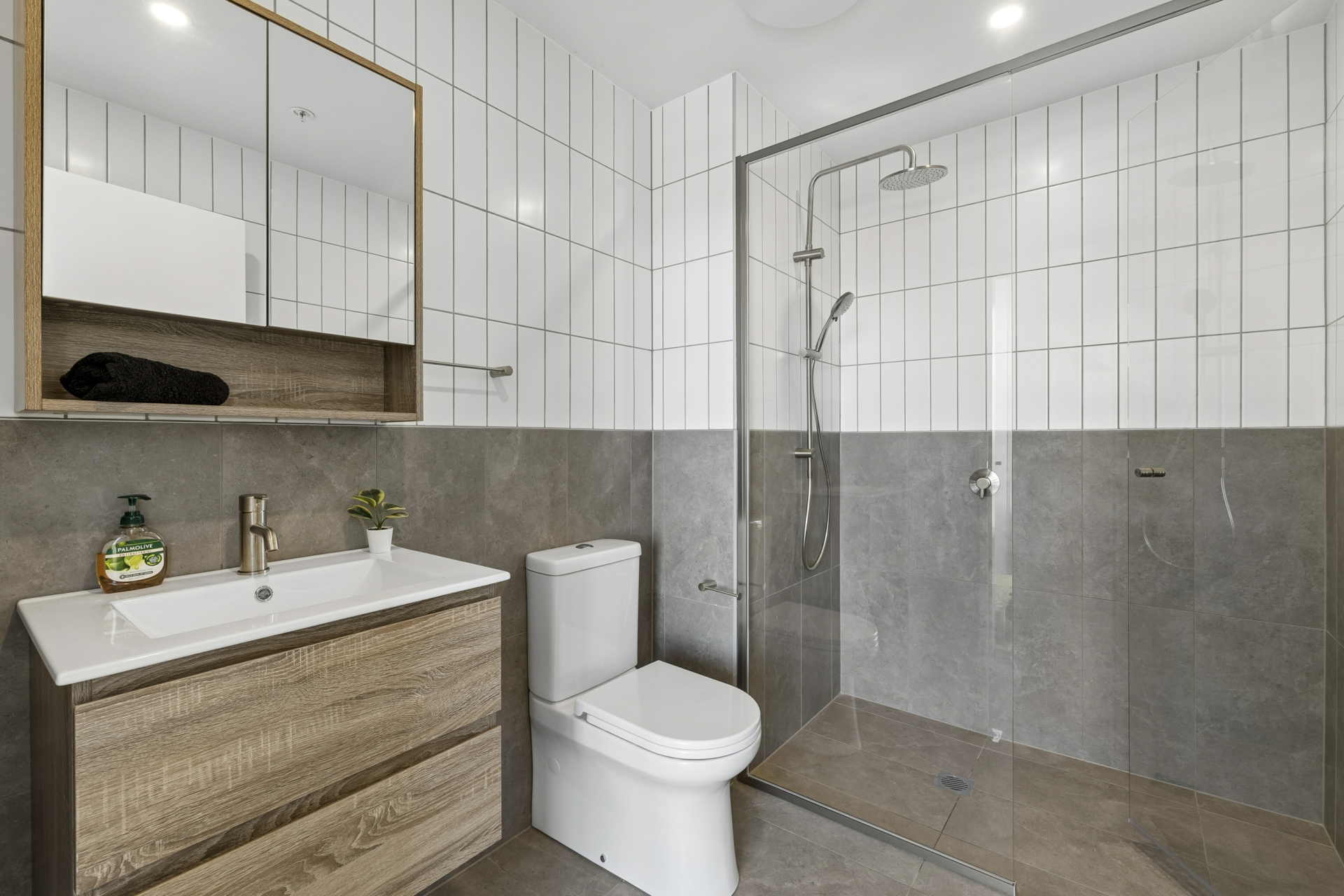 211/170 Anthony Rolfe Avenue — photo 12 of 27