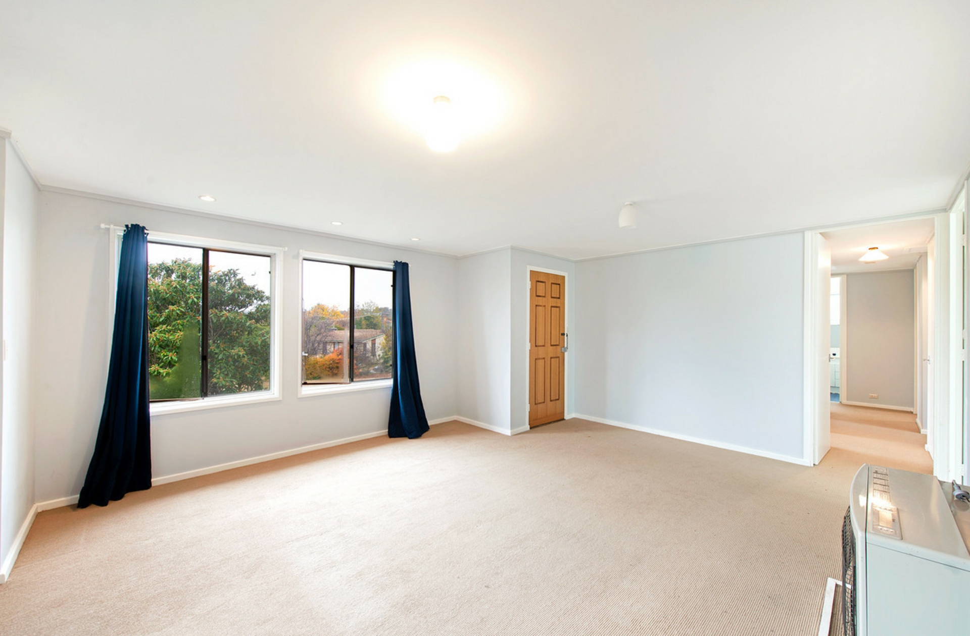 10 Bennelong Crescent — photo 3 of 14