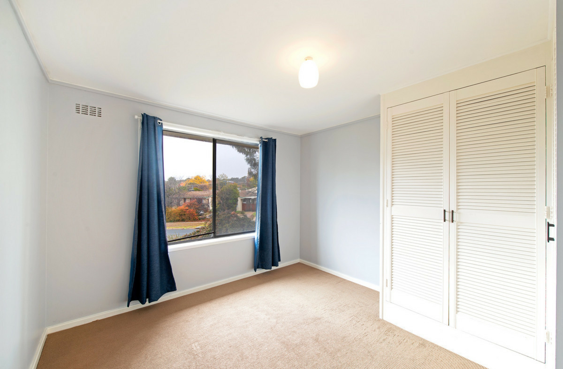 10 Bennelong Crescent — photo 8 of 14
