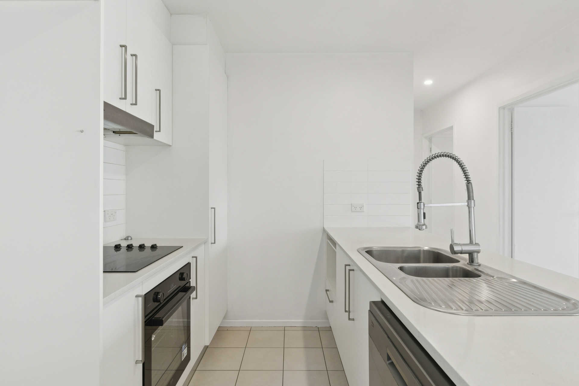 40/311 Flemington Road — photo 4 of 16