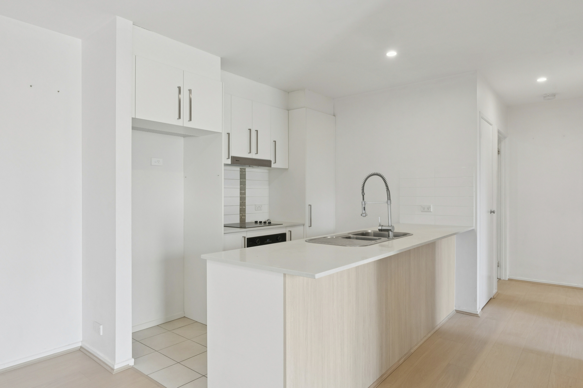 40/311 Flemington Road — photo 5 of 16