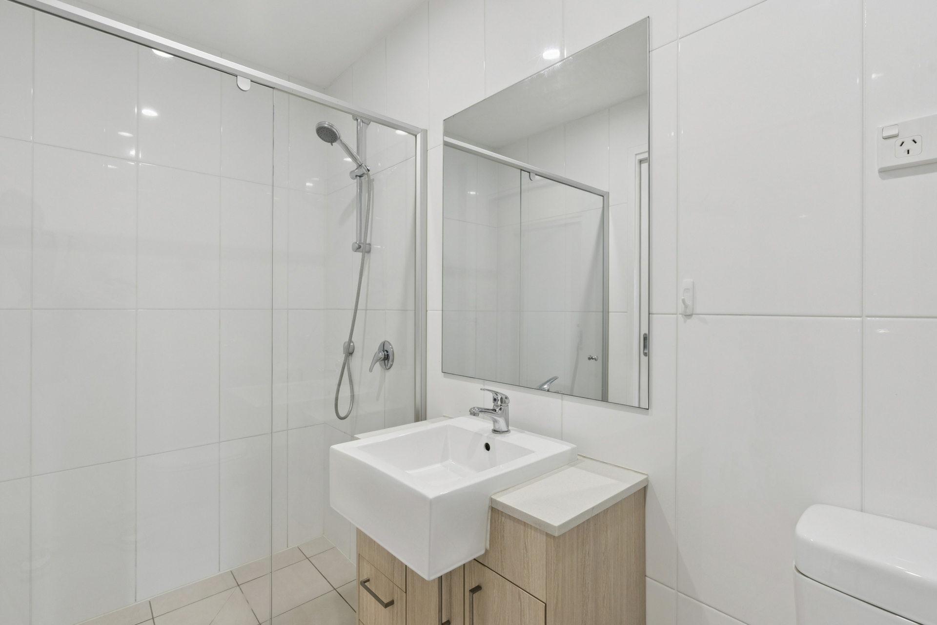 40/311 Flemington Road — photo 9 of 16