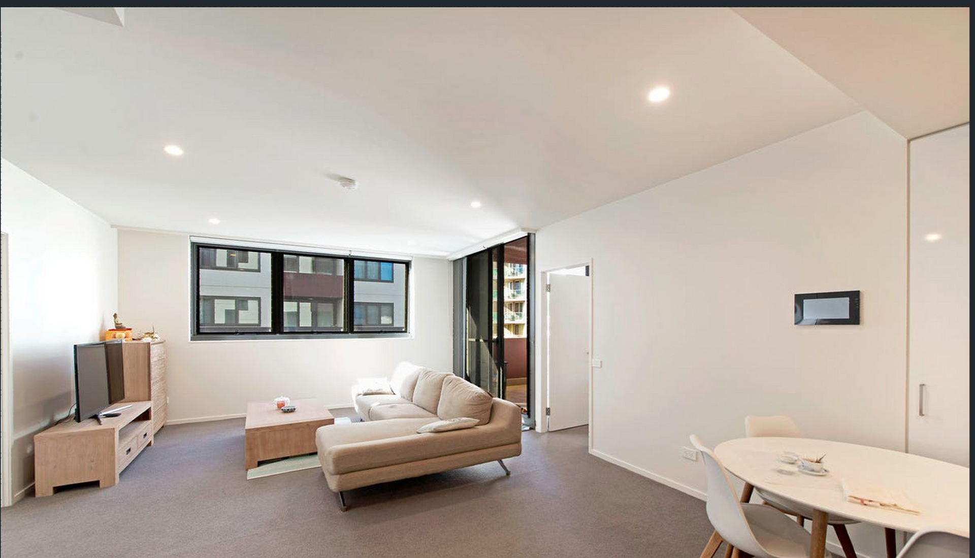 208/102 Northbourne Avenue — photo 2 of 7
