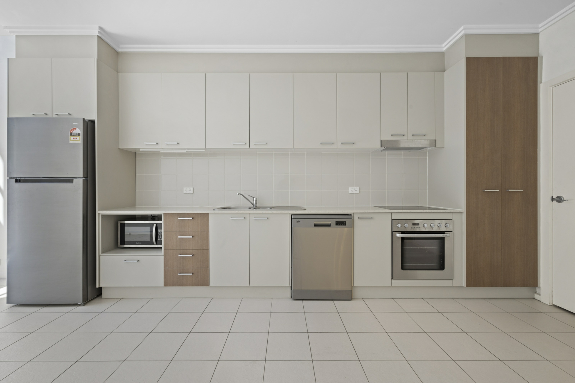 8/20 Ijong Street — photo 3 of 14
