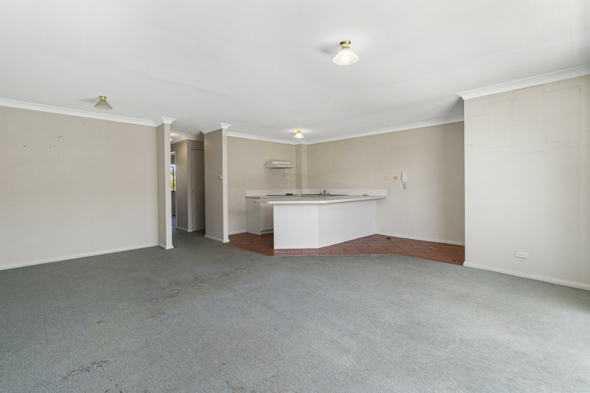 72/53 McMillan Crescent — photo 3 of 13