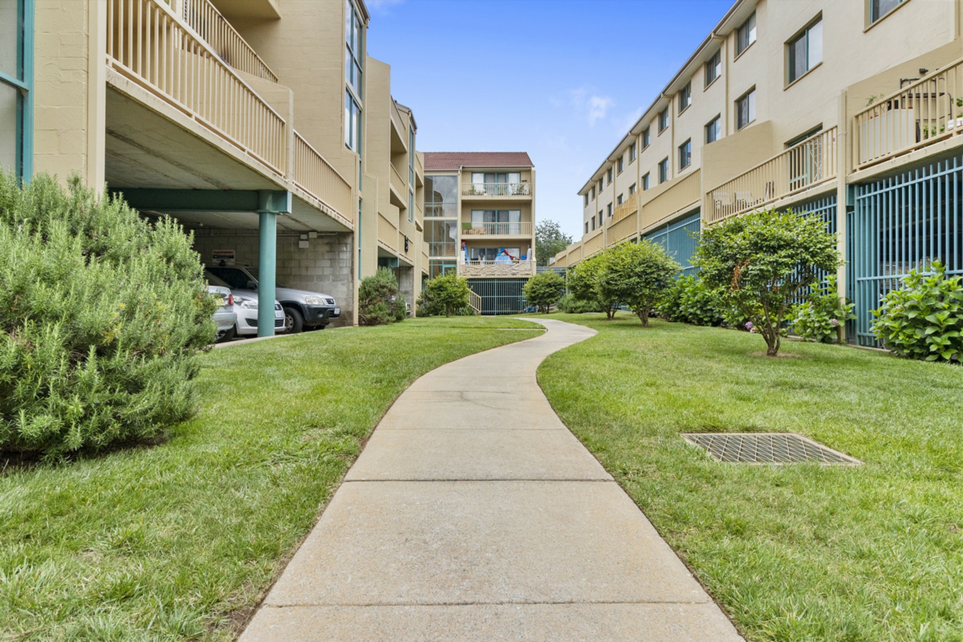 72/53 McMillan Crescent — photo 11 of 13