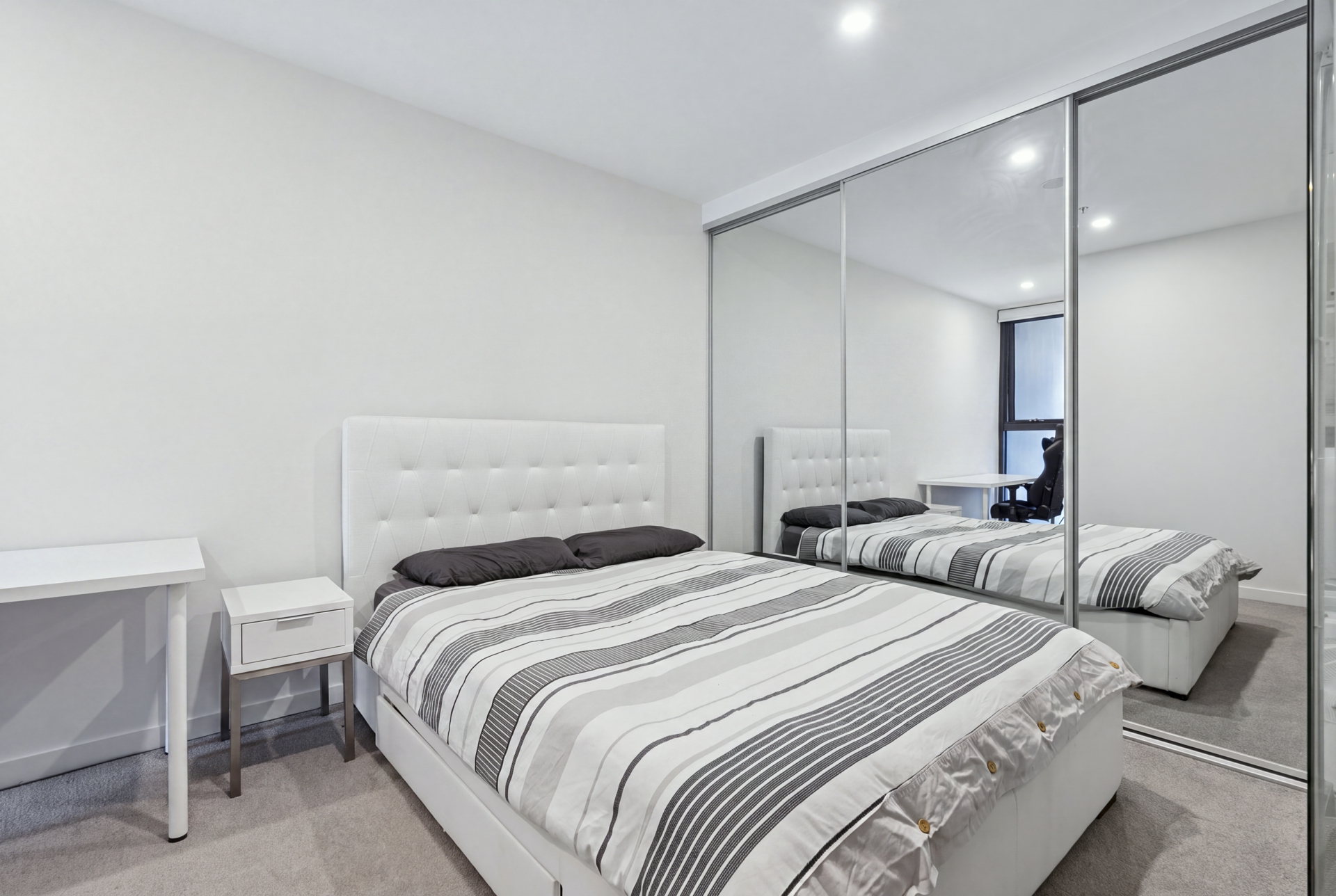 321/69 John Gorton Drive — photo 4 of 28