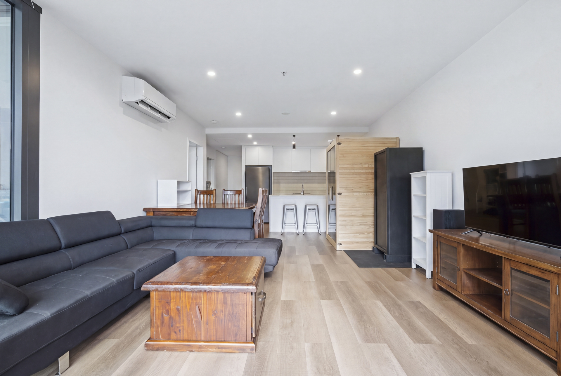 321/69 John Gorton Drive — photo 11 of 28