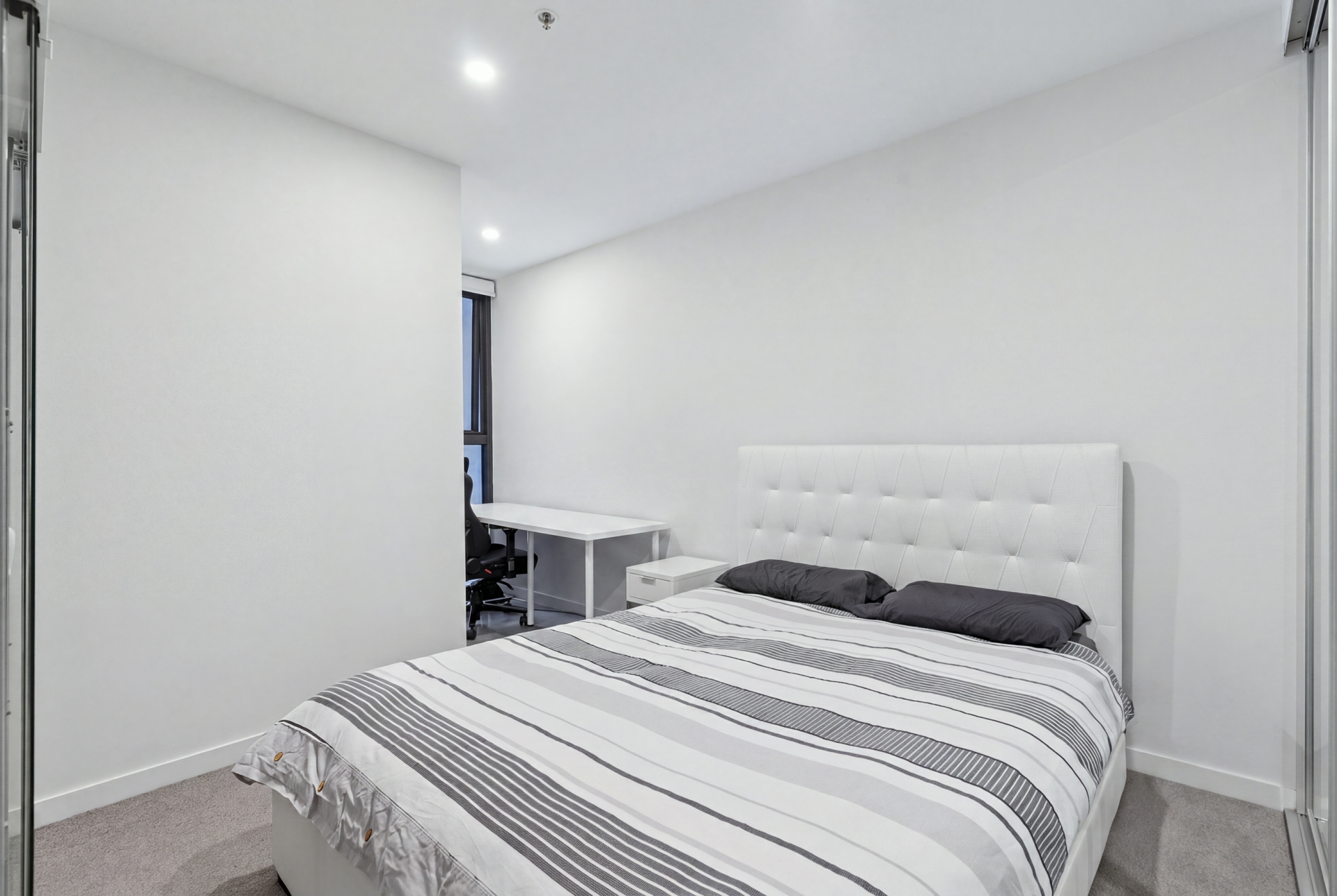 321/69 John Gorton Drive — photo 13 of 28