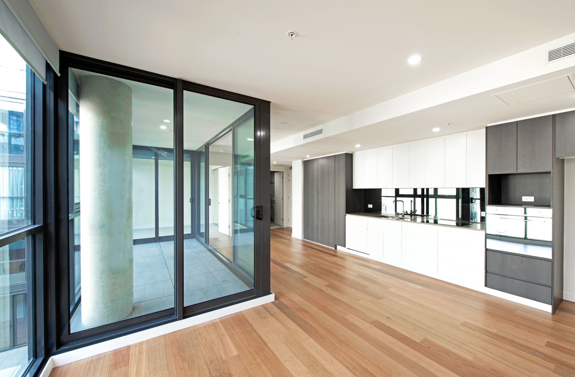 417/45 Ainslie Avenue — photo from LJ Hooker Canberra City