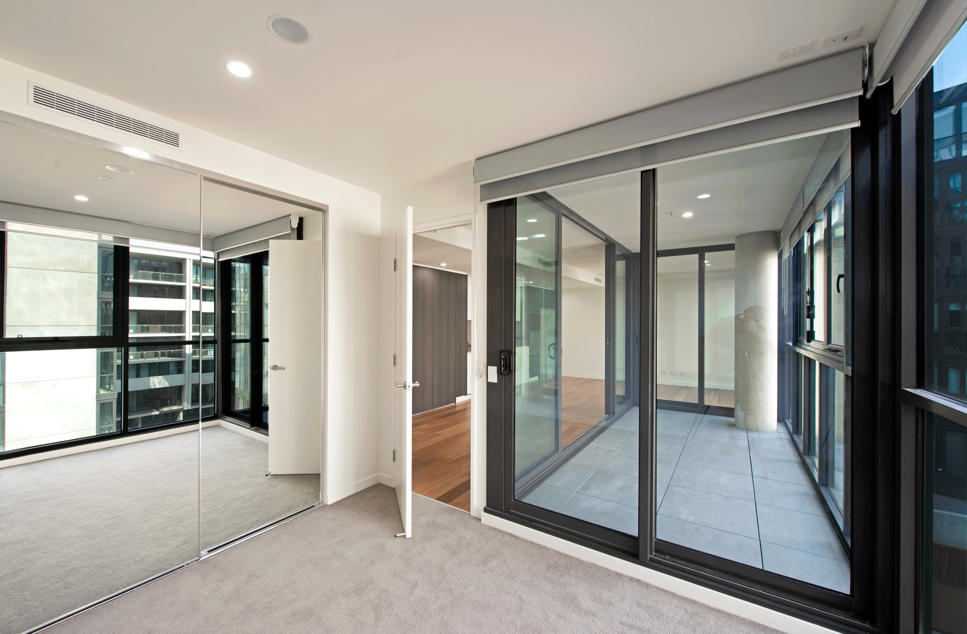 417/45 Ainslie Avenue — photo 8 of 11