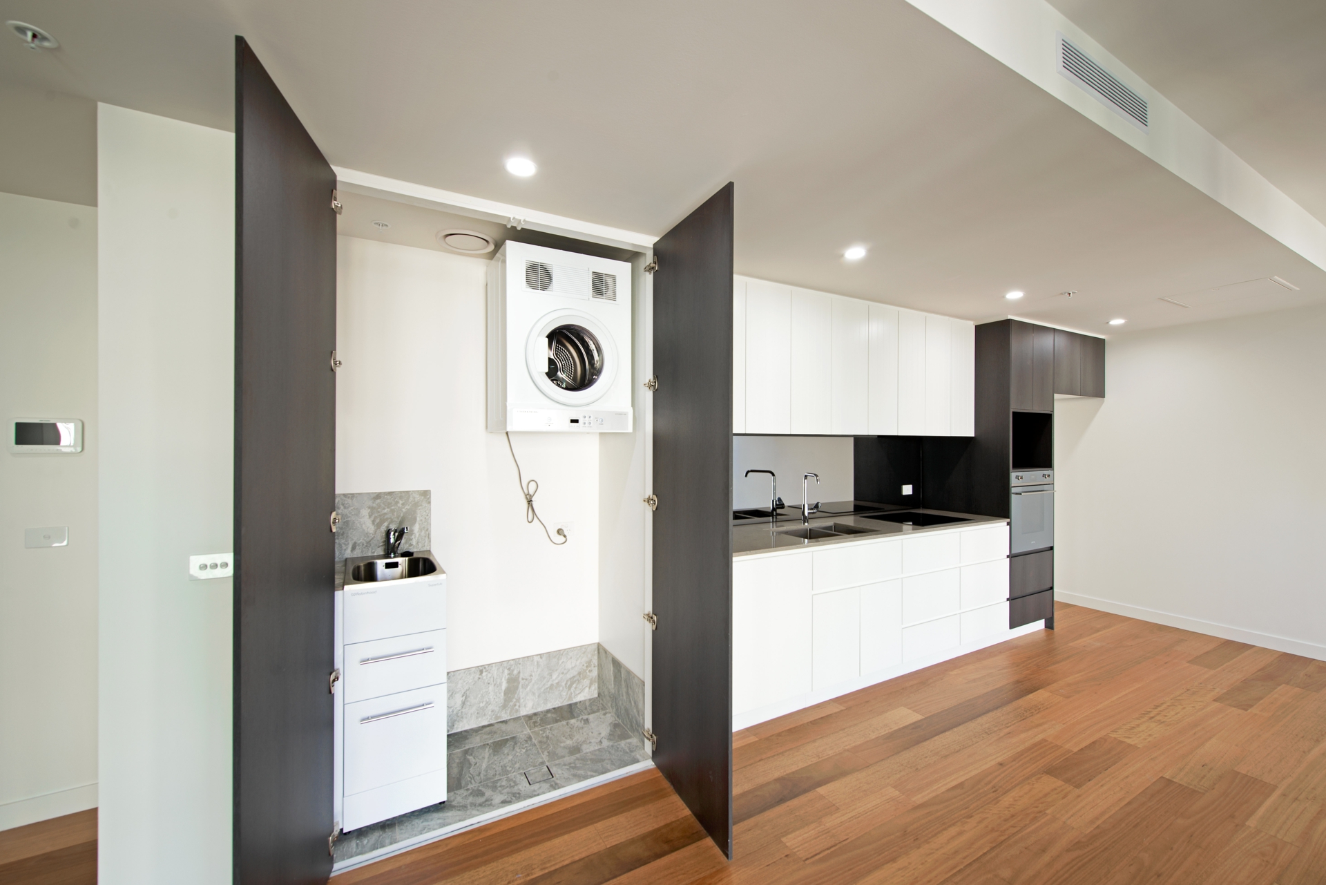 417/45 Ainslie Avenue — photo 11 of 11