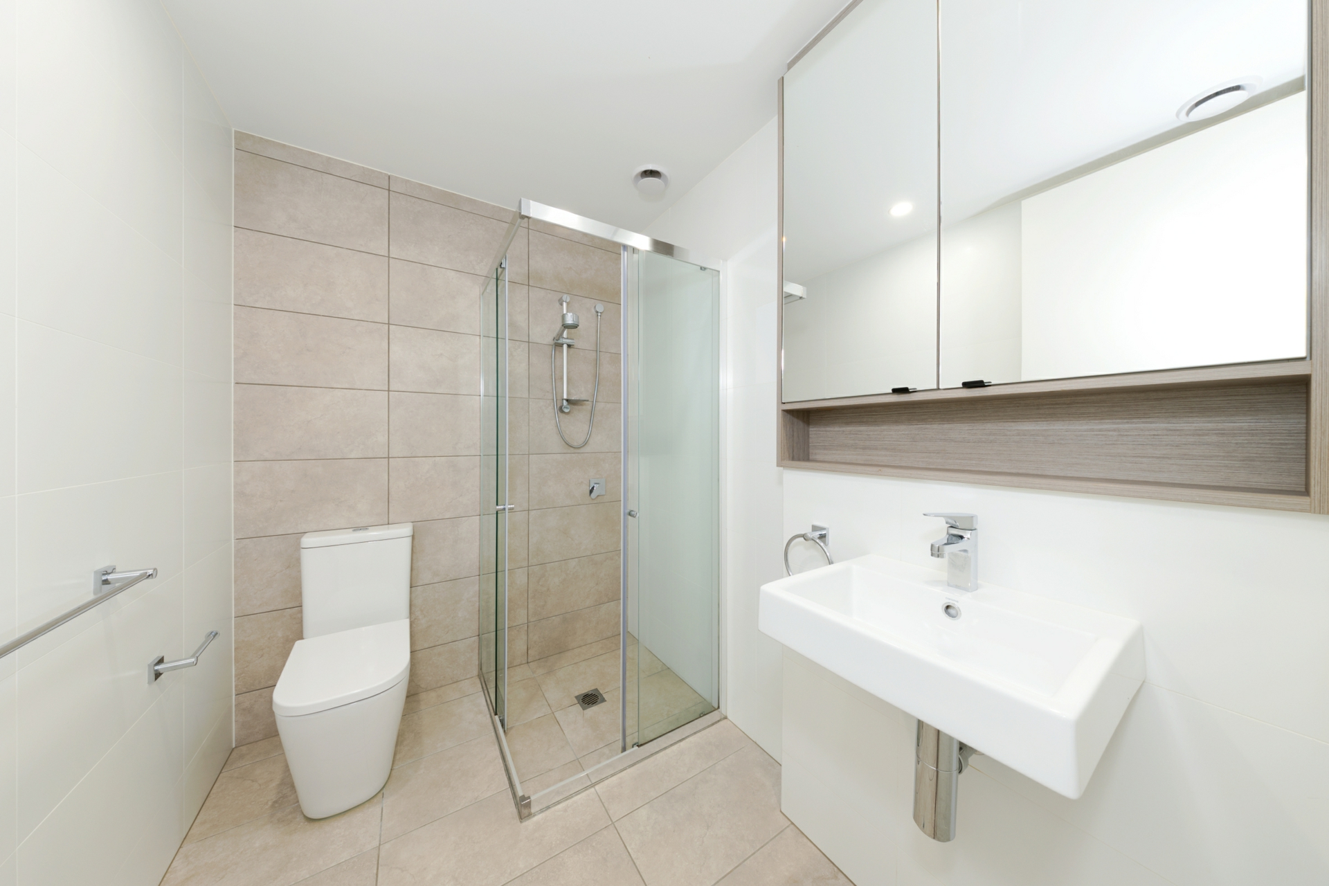 51/115 Canberra Avenue — photo 6 of 18