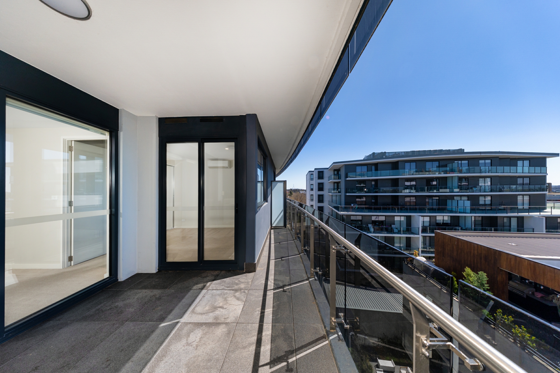 51/115 Canberra Avenue — photo 13 of 18