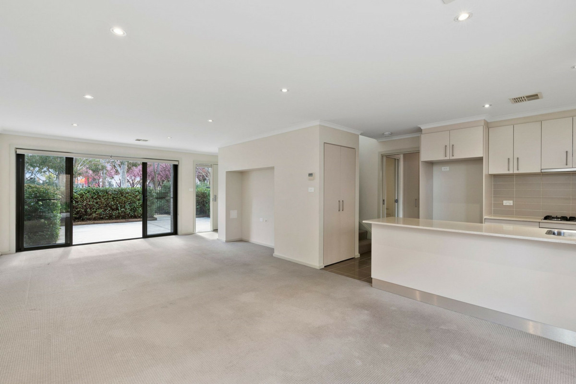 1/9 Combo Court — photo from LJ Hooker Canberra City