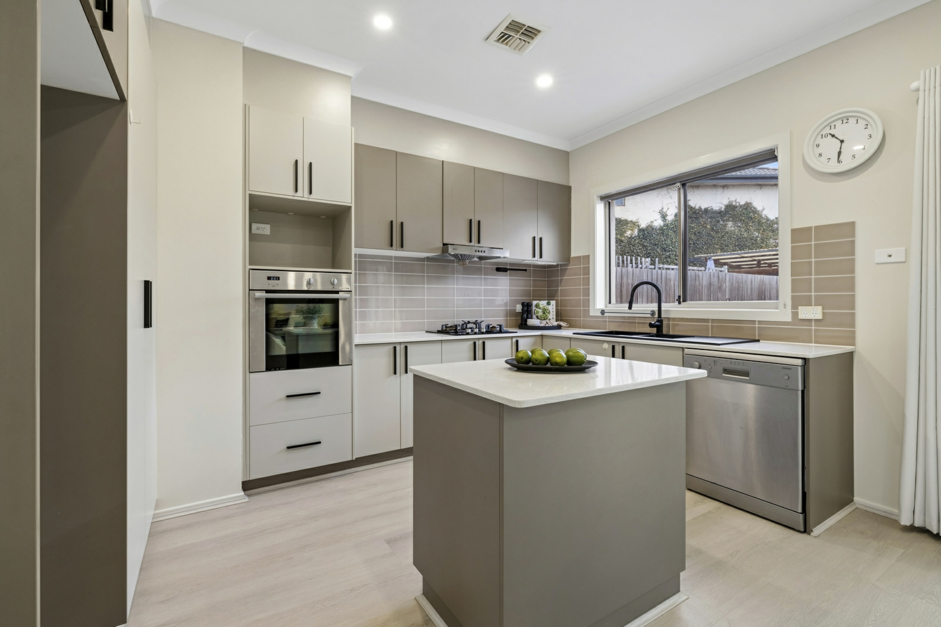 40 Mapleton Avenue — photo 5 of 30