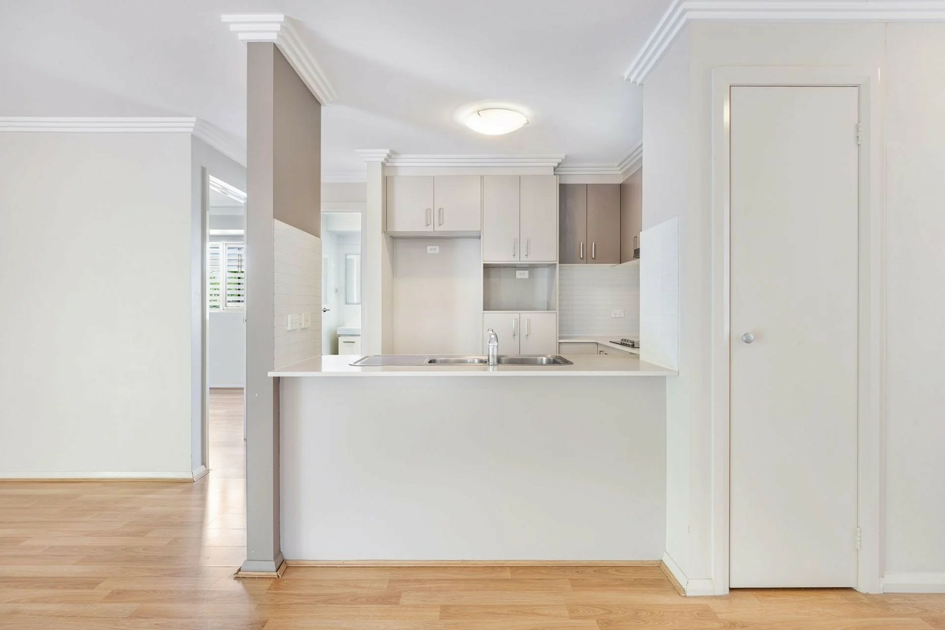 6/64 Macleay Street — photo 3 of 11