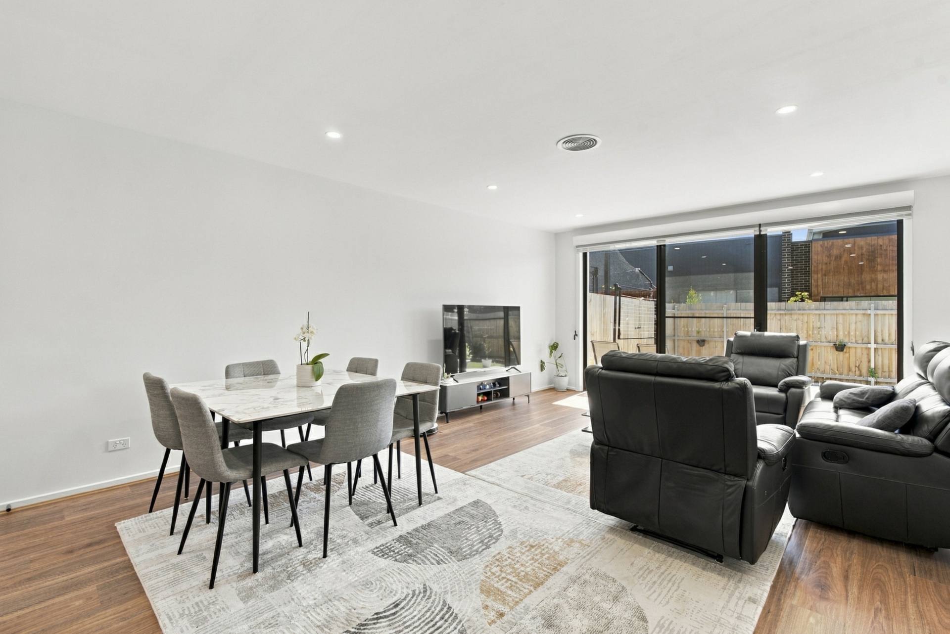 52/3 Martel Street — photo 8 of 30